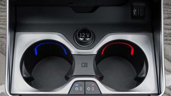 Дефектни поставки за чаши може да струват $5 млн. на BMW