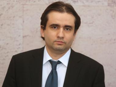 През 2025 г. хората няма да усещат държавната администрация