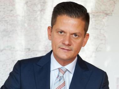 КЗП само препоръча телекомите да не вдигат цените