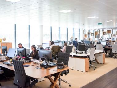 Ще удари ли Омикрон пазара на труда през новата година?