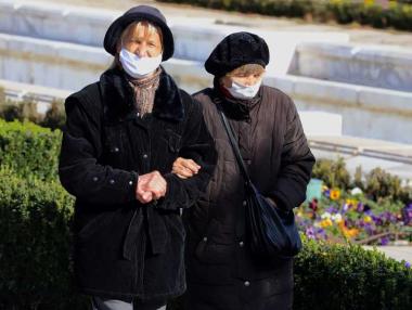 От днес минималната пенсия става 370 лв.