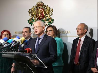 Работодателите обмислят действия, ако властта не иска да ги чуе