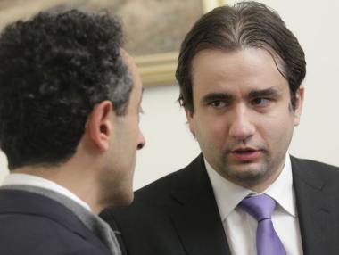 Божанов: Излишно е да бъдем куриери на държавата