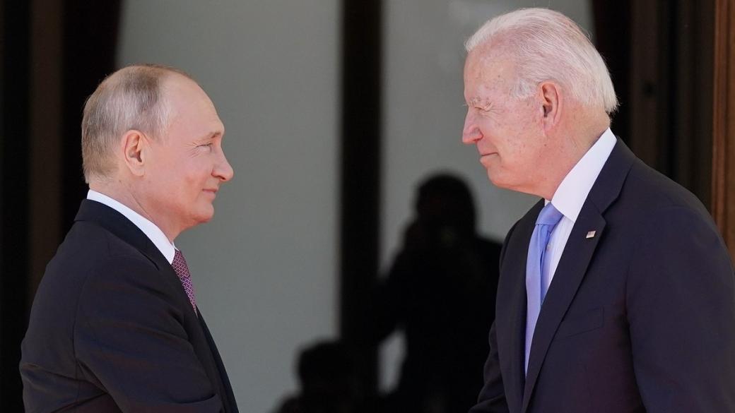Украйна бе основна тема на 50-минутен разговор между Путин и Байдън