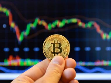 Биткойн приключи годината с гръм и трясък