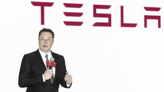 Илон Мъск е първият човек с богатство над $300 милиарда