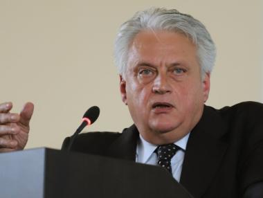 Вечерни новини: Пари за „Хемус“ са отивали при ГЕРБ; Кабинетът с проекти за 12 млрд. лв.