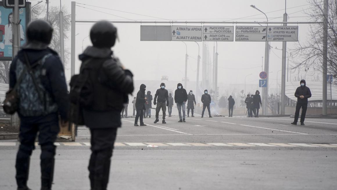 Галерия :: Снимка 2 :: Безредиците в Казахстан в снимки}