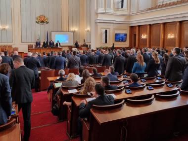 Здравната комисия реши в парламента да се влиза с COVID сертификат