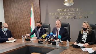 МРРБ започва с ремонт на най-разбитите пътища в страната