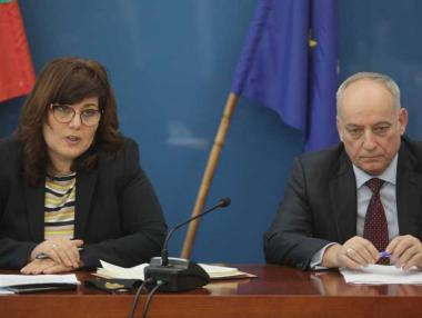 Здравните власти вървят към намаляване на карантината и регионални COVID мерки