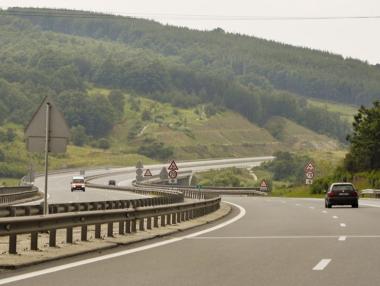 Екоминистърът иска „Струма“ да бъде изведена от Кресненското дефиле