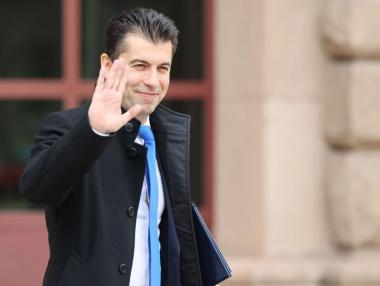 Трима нови зам.-министри влизат в кабинета на Петков