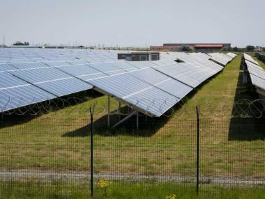 Ямболският завод за синтетика ще се разшири със соларен парк за 14 млн. лв.