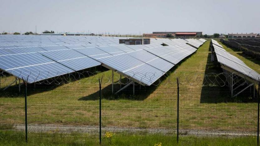 Ямболският завод за синтетика ще се разшири със соларен парк за 14 млн. лв.