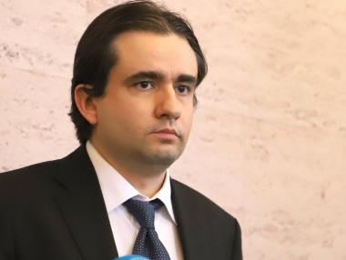 Държавата готви забрана и глоба за изискване на печат