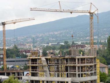 Строителството и индустрията растат най-силно от пролетта (инфографики)