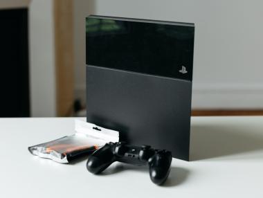 Sony ще спасява положението със стария PlayStation 4