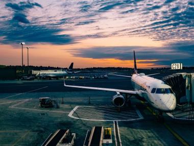 България е сред страните в ЕС с по-слаб спад на полетите в края на 2021 г.