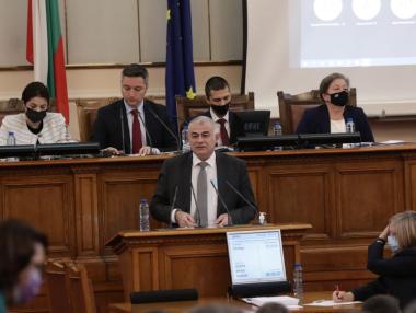 Гьоков: Пенсиите ще бъдат увеличени с поне 6% в средата на годината
