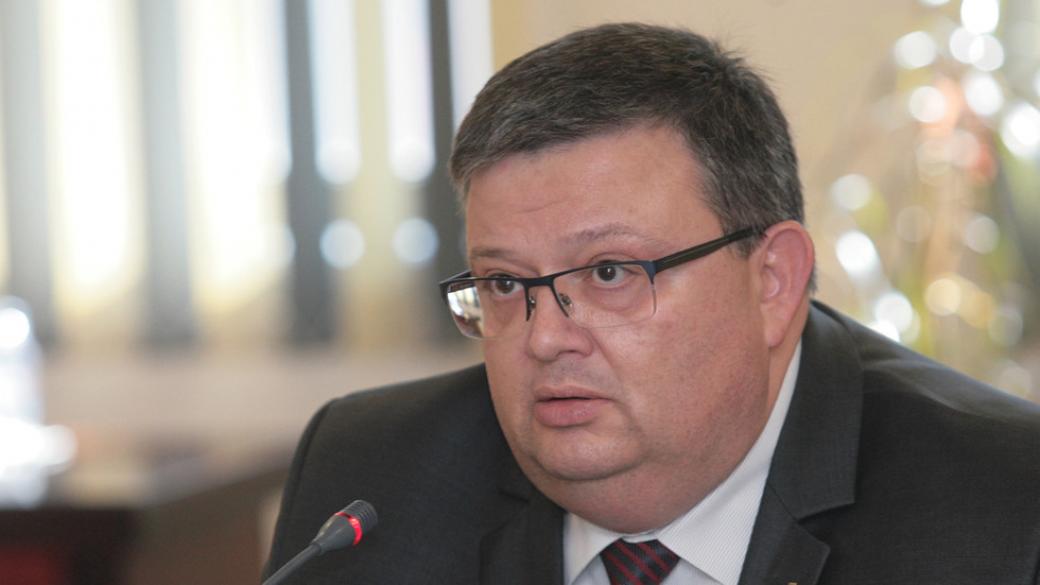 Цацаров обяви, че напуска сам Антикорупционната комисия