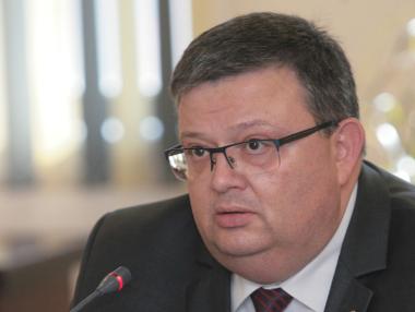 Цацаров обяви, че напуска сам Антикорупционната комисия