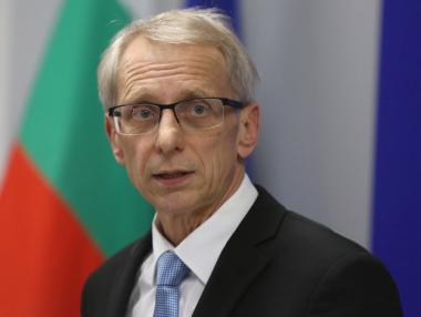 Денков: Обмисляме новата учебна година да започне около 5-и септември