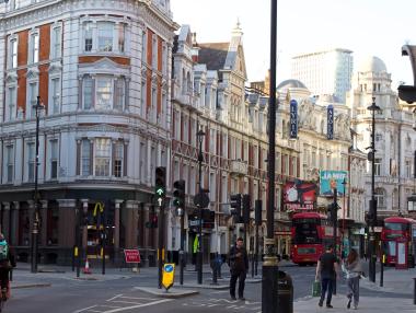 Инфлацията изяде ръста на британските заплати