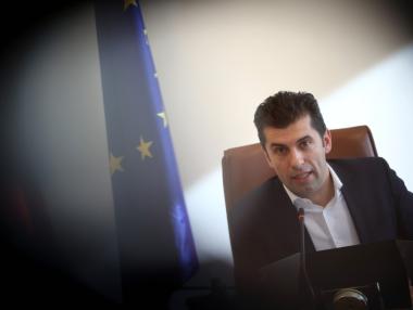 Петков обеща на бизнеса, че ще си получи компенсациите