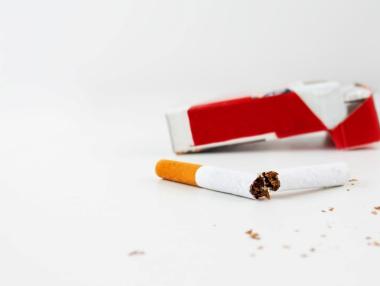 Правителството вдига акциза на традиционните и бездимните цигари