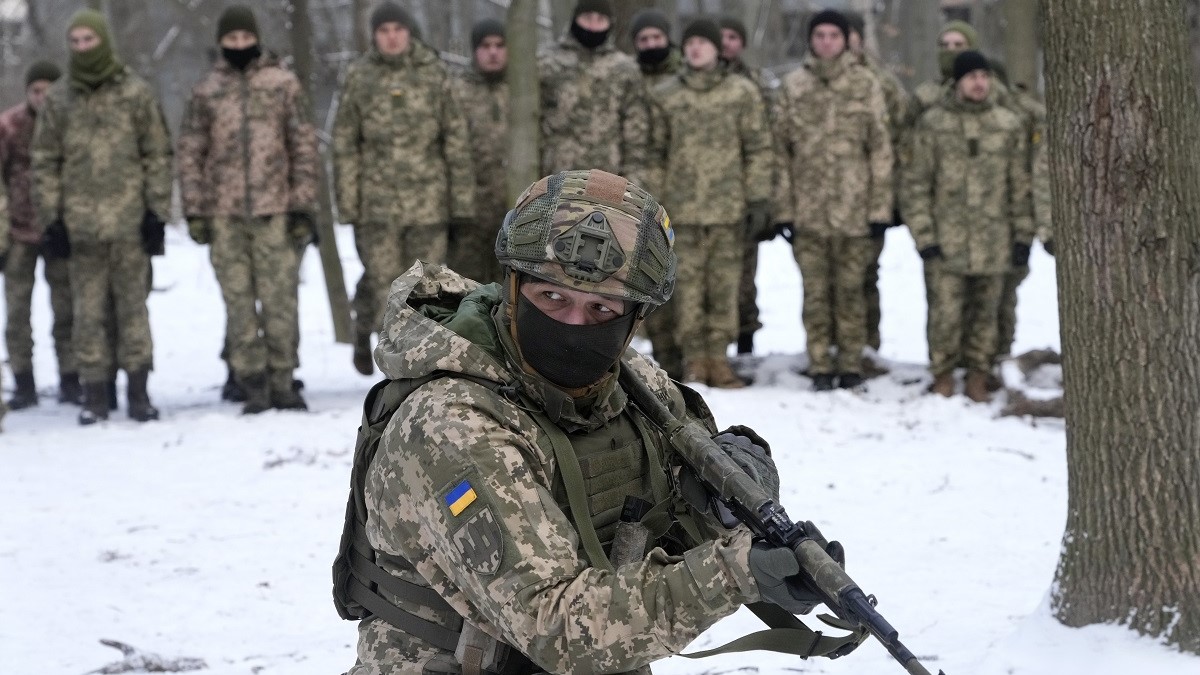 Вечерни новини: НАТО праща войски в Източна Европа; Заведенията в София бойкотират здравните мерки thumbnail
