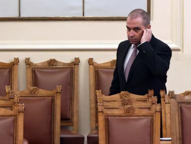 Караджов събира превозвачите заради тол системата