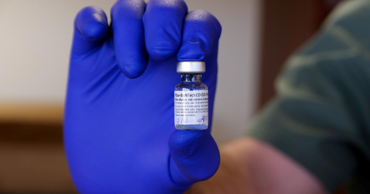 Компаниите Pfizer и BioNTech са започнали клинично тестване на новата