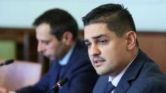 Софийският градски съд спря инициираните от спортния министър Радостин Василев