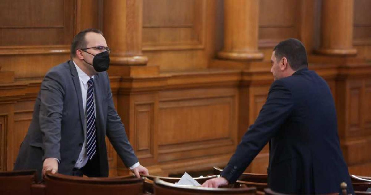 Без подкрепата на ГЕРБ, ДПС и „Възраждане“ управляващата коалиция окончателно