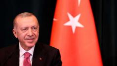 Президентът на Турция Реджеп Тайип Ердоган уволни със среднощен указ