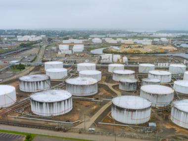 Европейските газови хранилища са рекордно празни