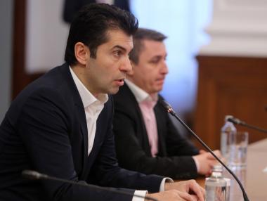 Вечерни новини: Бизнесът заплаши правителството; Годината започва с излишък