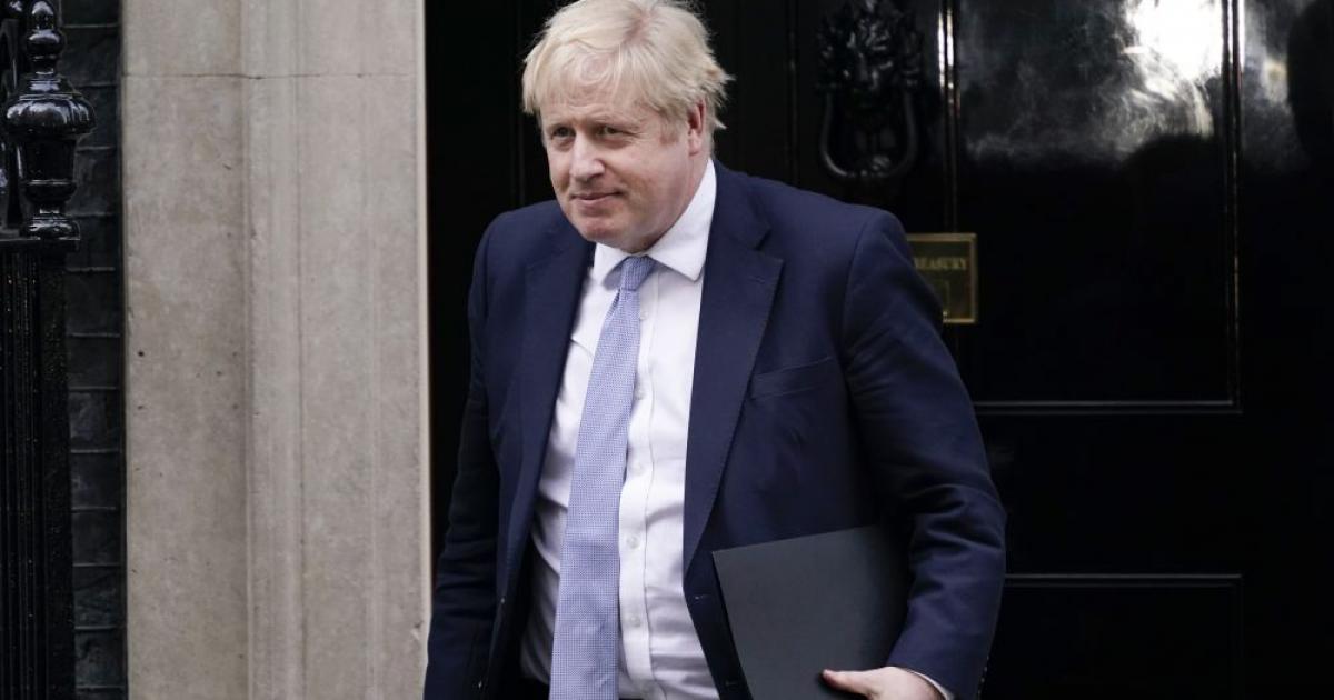 Британският премиер Борис Джонсън се извини, след като доклад за