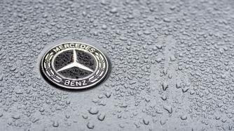 Daimler вече се казва Mercedes-Benz