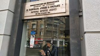 НАП тръгна след некоректните фирми, получили COVID помощи