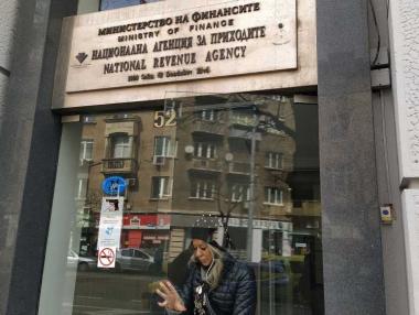 НАП тръгна след некоректните фирми, получили COVID помощи