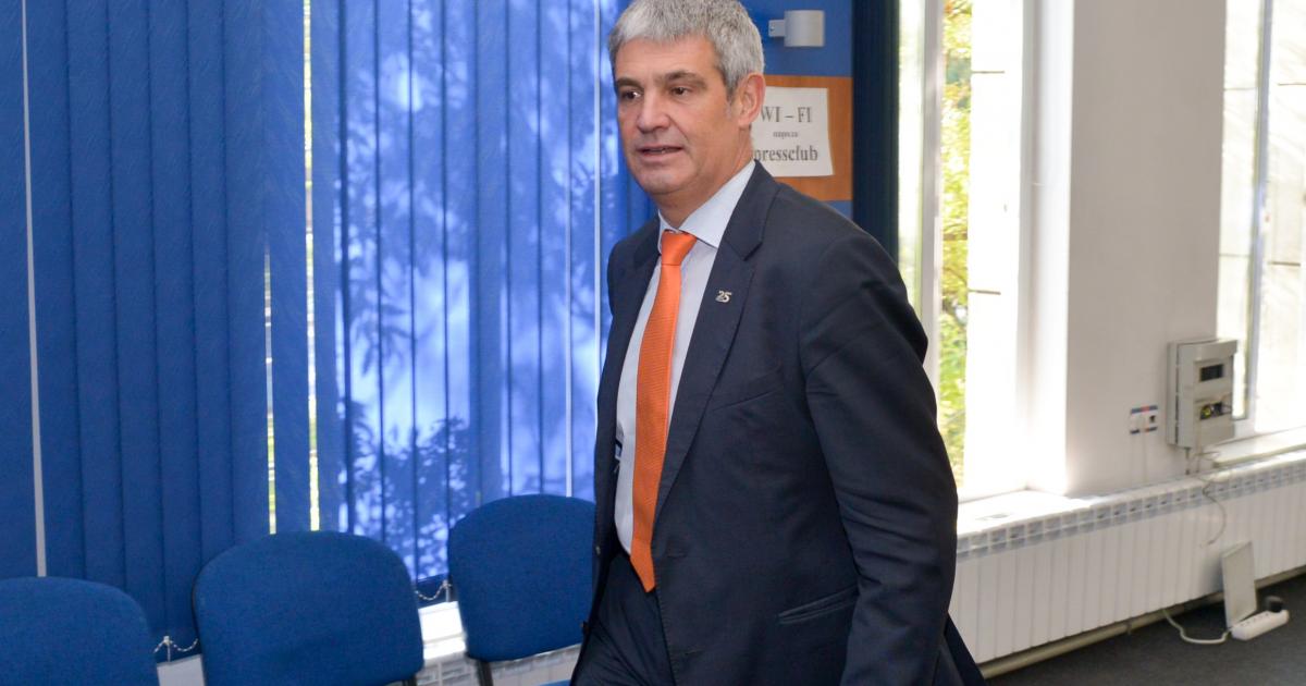 Напрежението между властта, синдикатите и работодателите продължава и през тази