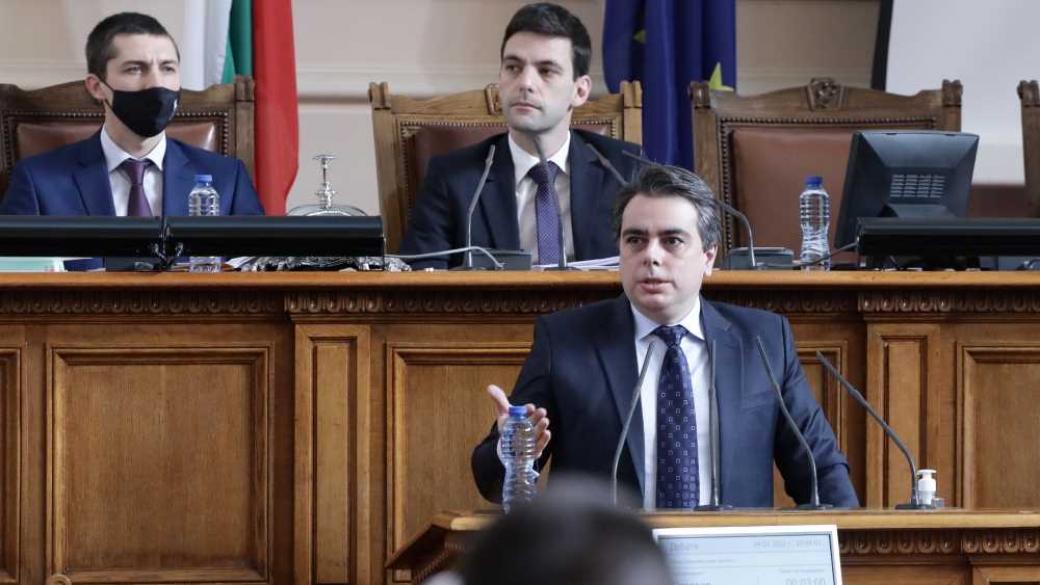 Василев обвини ГЕРБ в цинизъм, а депутатите одобриха бюджета му в комисия