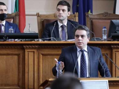 Василев обвини ГЕРБ в цинизъм, а депутатите одобриха бюджета му в комисия