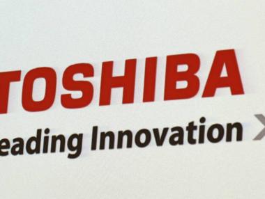 Toshiba промени плановете си: разделя се на две