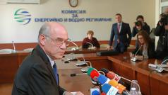 След множество взаимни обвинения прехвърляне на отговорности и отричане да