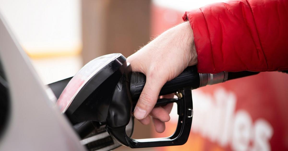 След като първо започнаха да пътуват до Унгария, през този