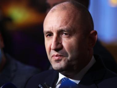 Радев иска от кабинета цялата информация за съмнителната сделка за газ