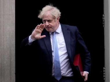 Джонсън се кани да свали всички COVID мерки по-рано от очакваното